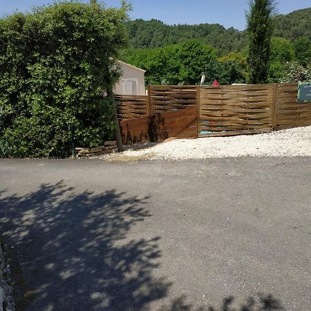Vila Les Lauzes De Saint Michel Entrechaux Exteriér fotografie