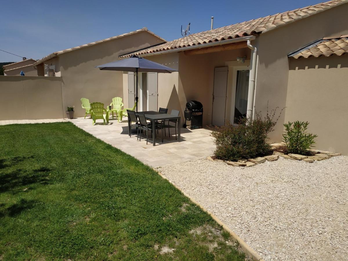Vila Les Lauzes De Saint Michel Entrechaux Exteriér fotografie