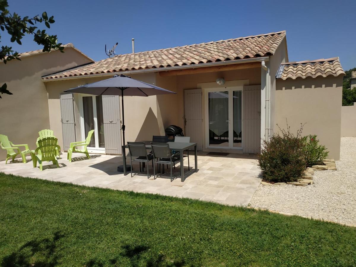 Vila Les Lauzes De Saint Michel Entrechaux Exteriér fotografie
